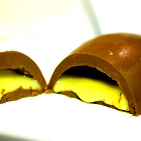 Ovo de Chocolate com Musse de Maracujá